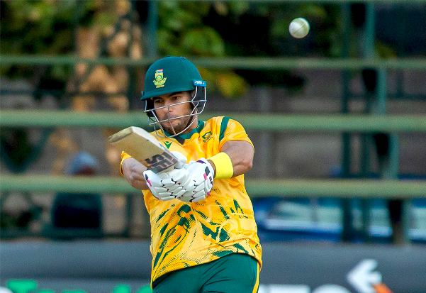 TimesLIVE's tweet card. SA slump to second defeat against Black Caps in Zimbabwe T20 Tri-Series