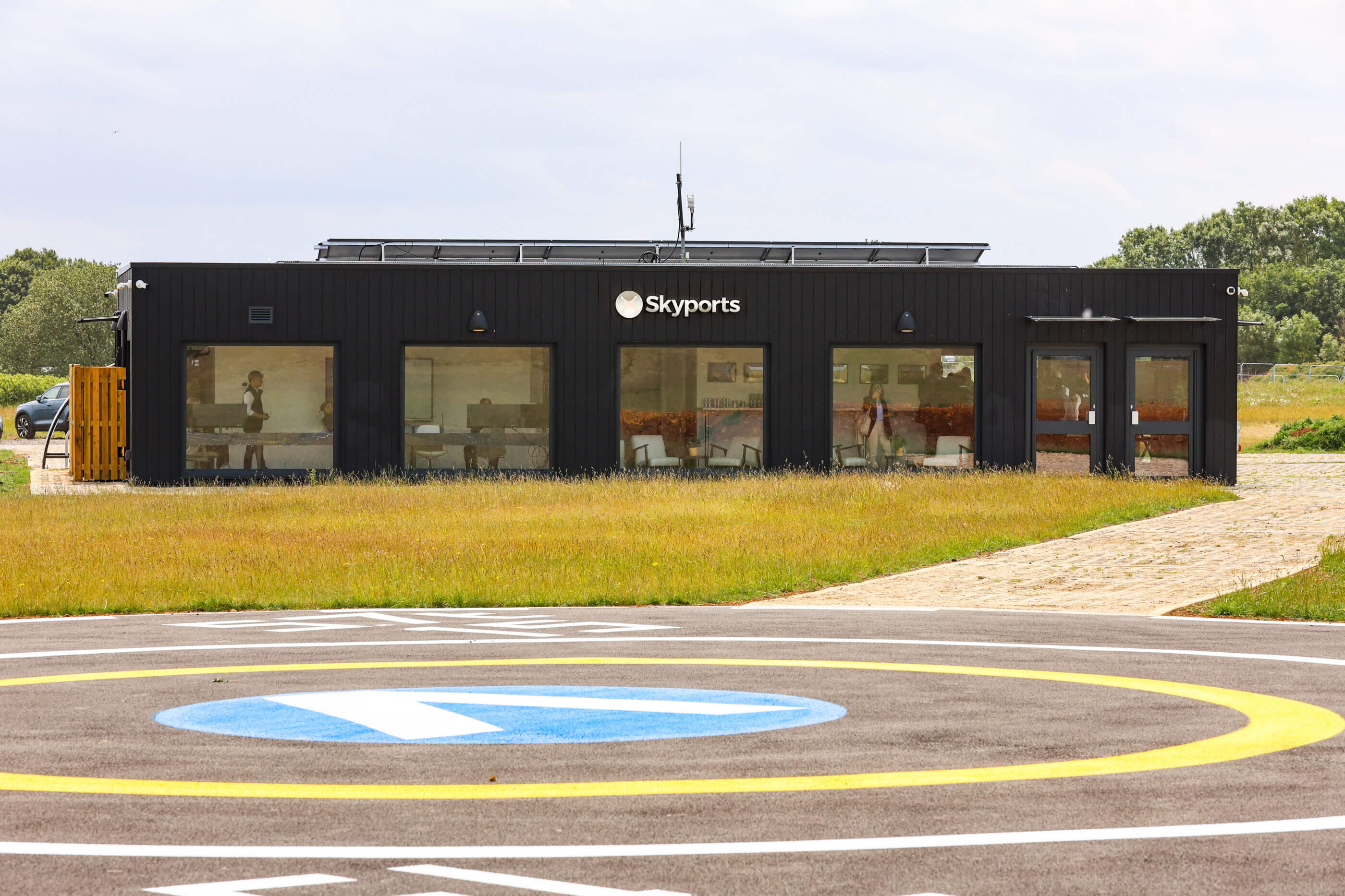 eVTOLmag's tweet card. The newly completed Skyports facility at Bicester Motion will begin flight testing in 2026, serving as a launchpad for the VX4 and future OEM-agnostic eVTOL operations.