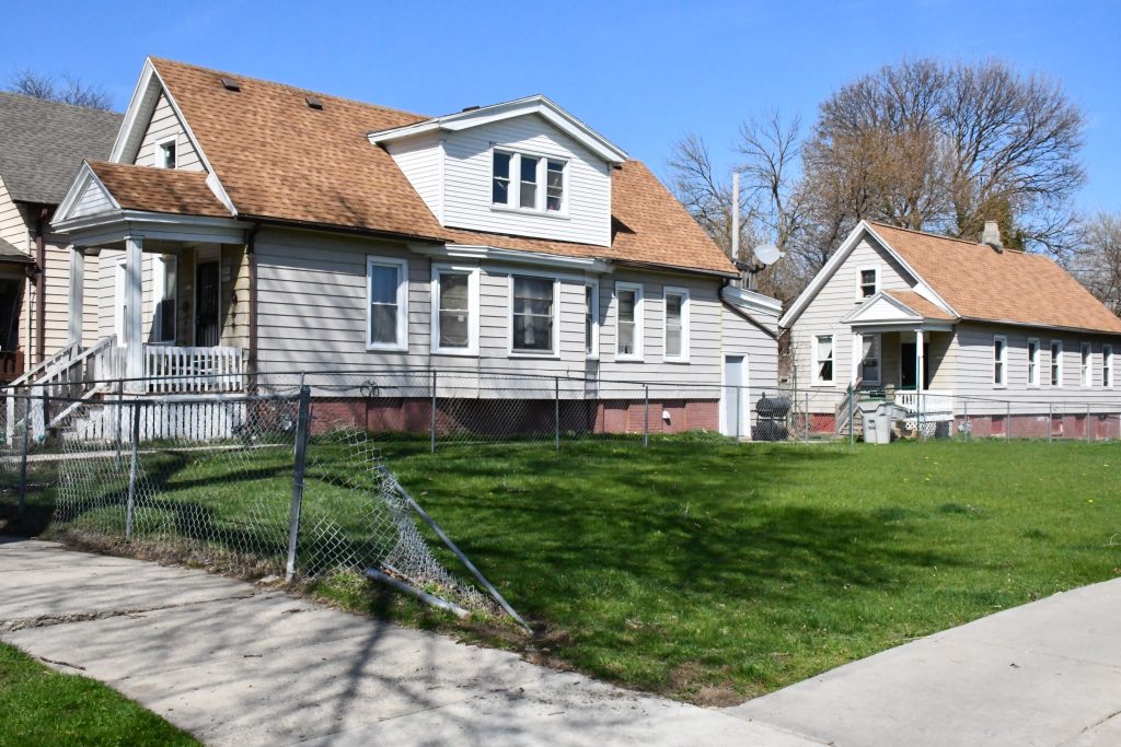 jdjmke's tweet card. Did Milwaukee just eliminate single-family zoning?