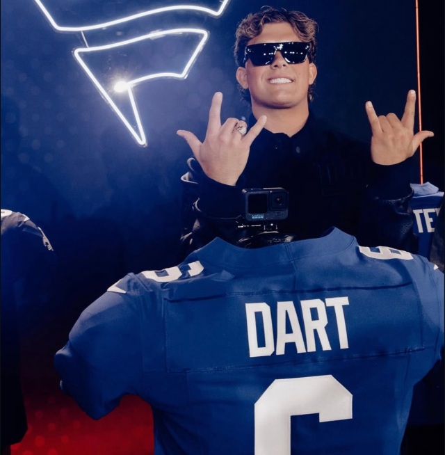 DaWeenz's tweet card. As The Great Gary Cohen would say, “It has happened! The impossible has happened!” The New York Football Giants FINALLY have a Quarterback with some swag and personality. I know-I know,…