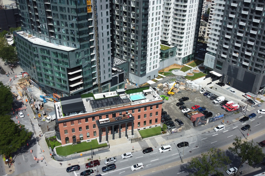 ddufort's tweet card. La Ville de Montréal avait le droit de bloquer la construction d’une sixième tour au Square Children’s, après que le promoteur eut décidé de renoncer à y construire du logement social, a décidé mardi...