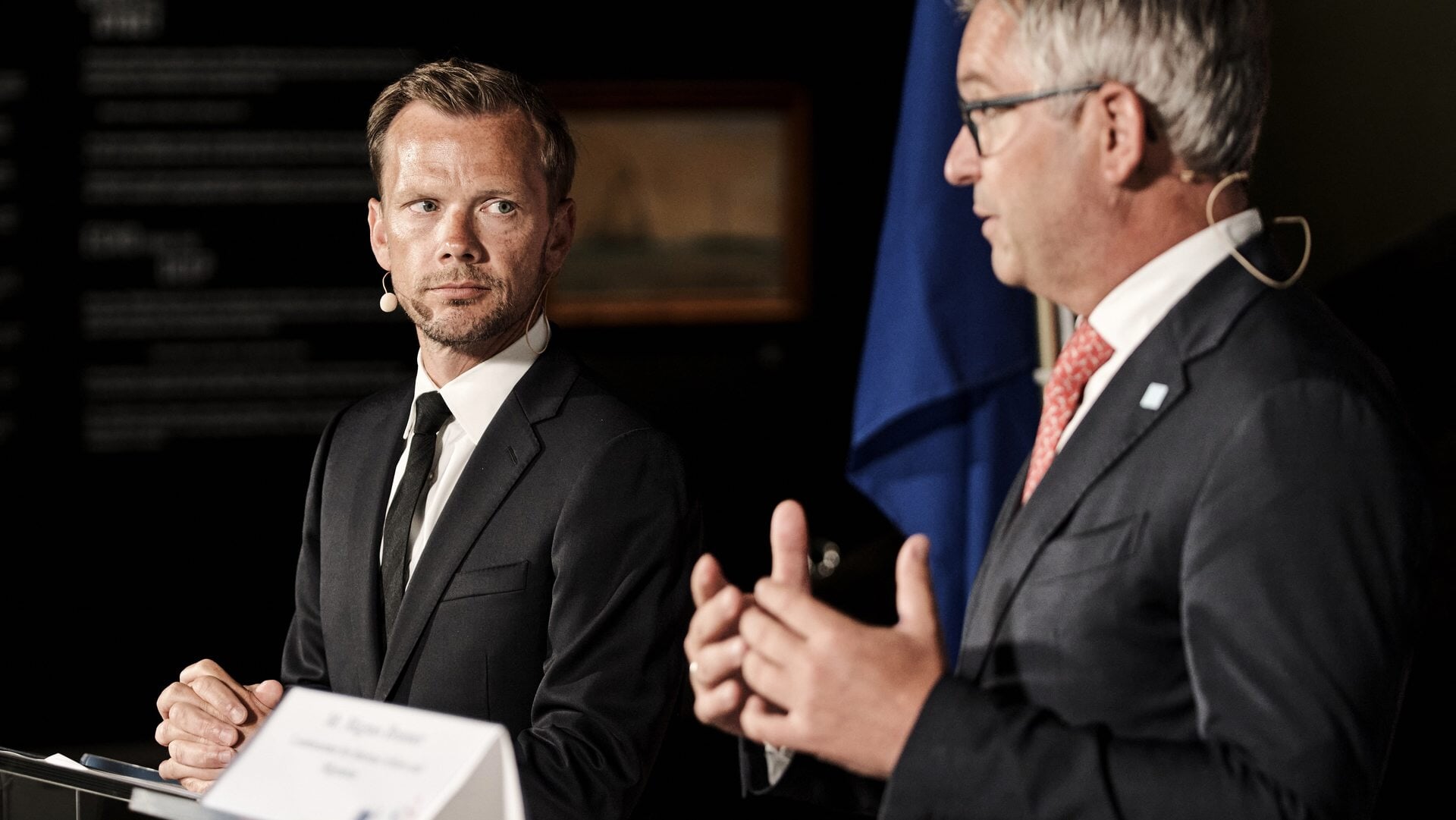 ndnl's tweet card. De Europese asielministers willen dwang en drang bij het uitzetten van uitgeprocedeerde asielzoekers. Nu vertrekt in de EU gemiddeld 20 procent van de migranten na een rechterlijk vonnis, en dat...