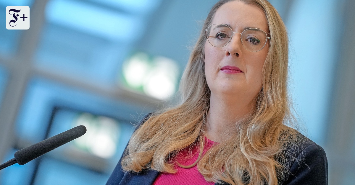 CBudras's tweet card. Die Ko-Fraktionschefin der Grünen, Katharina Dröge, berichtet über ihre zähen Verhandlungen mit dem Kanzlerkandidaten der Union zur Lockerung der Schuldenbremse.