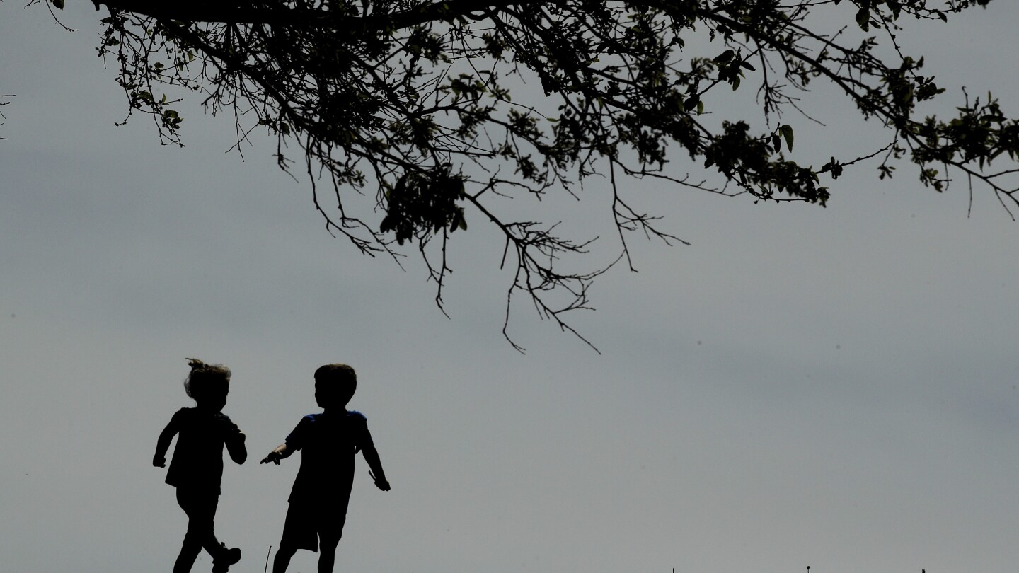 uwmnewsroom's tweet card. A new study shows that the health of U.S. children has deteriorated over the past 17 years, with kids today more likely to experience obesity, chronic diseases and other problems.
