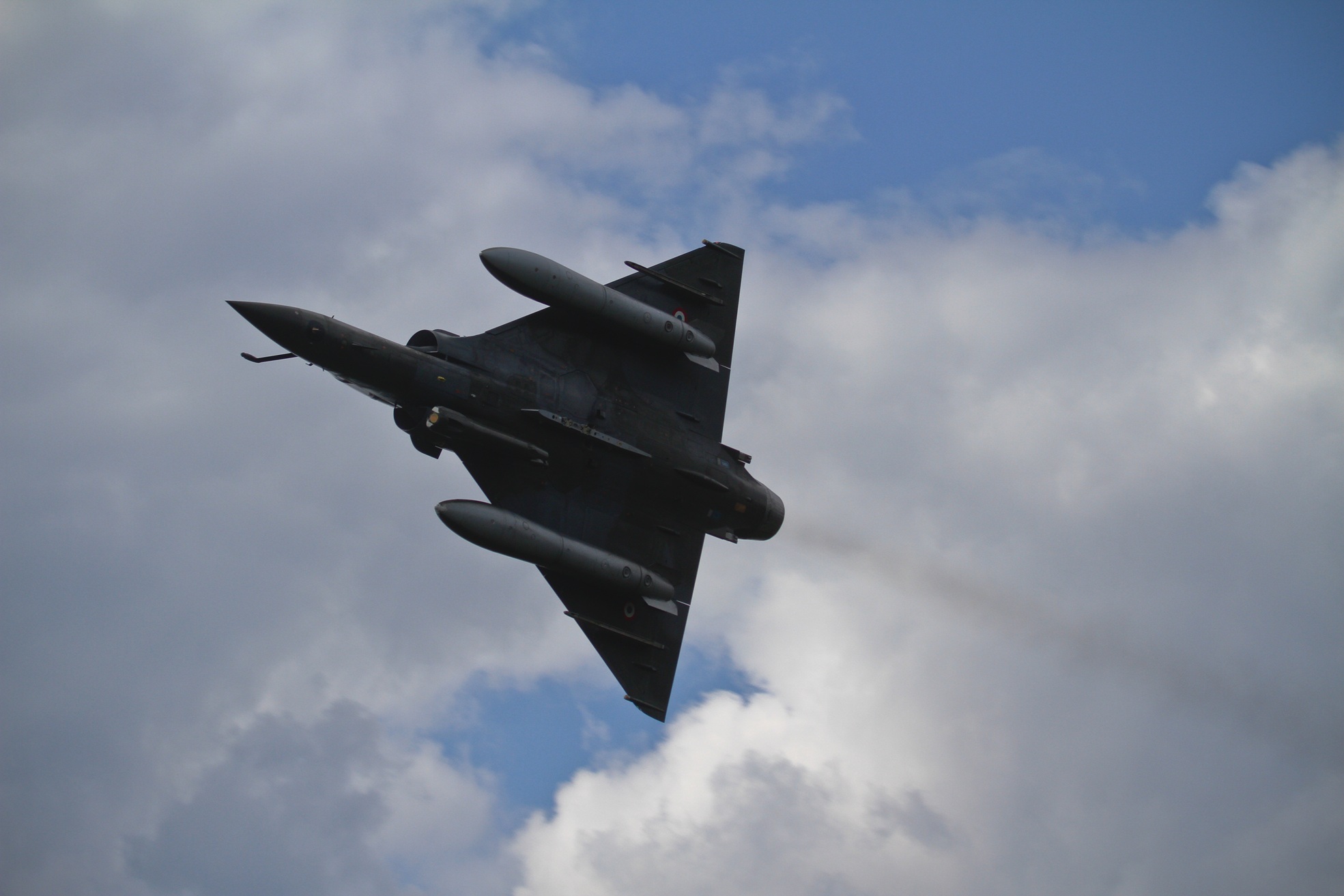Defence_blog's tweet card. A Ukrainian Air Force pilot successfully ejected from a Mirage 2000 fighter jet on July 22, 2025, following a technical failure during a flight mission. The Air Force said the pilot reported the...