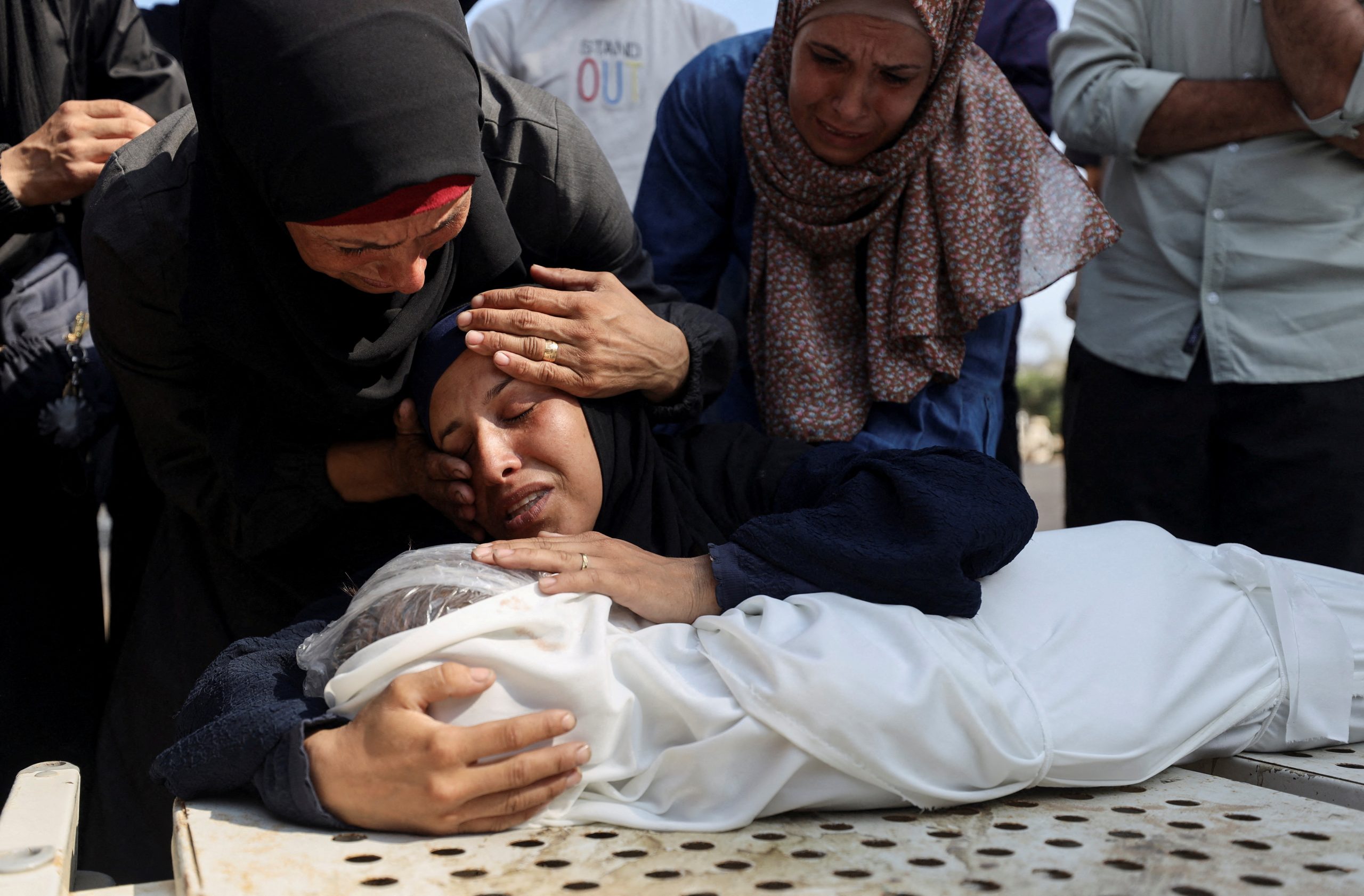 Antiwarcom's tweet card. Gaza's Health Ministry said on Tuesday that Israeli forces killed at least 72 Palestinians and wounded 376 over the previous 24-hour period as US-backed Israeli strikes and massacres of aid seekers...