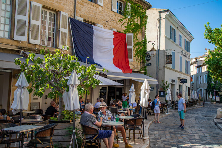 skisidjames's tweet card. With their love of a long holiday, a coveted 35-hour working week and the “right to disconnect” from office-related communication, many countries may gaze with envy at French working life. But a...