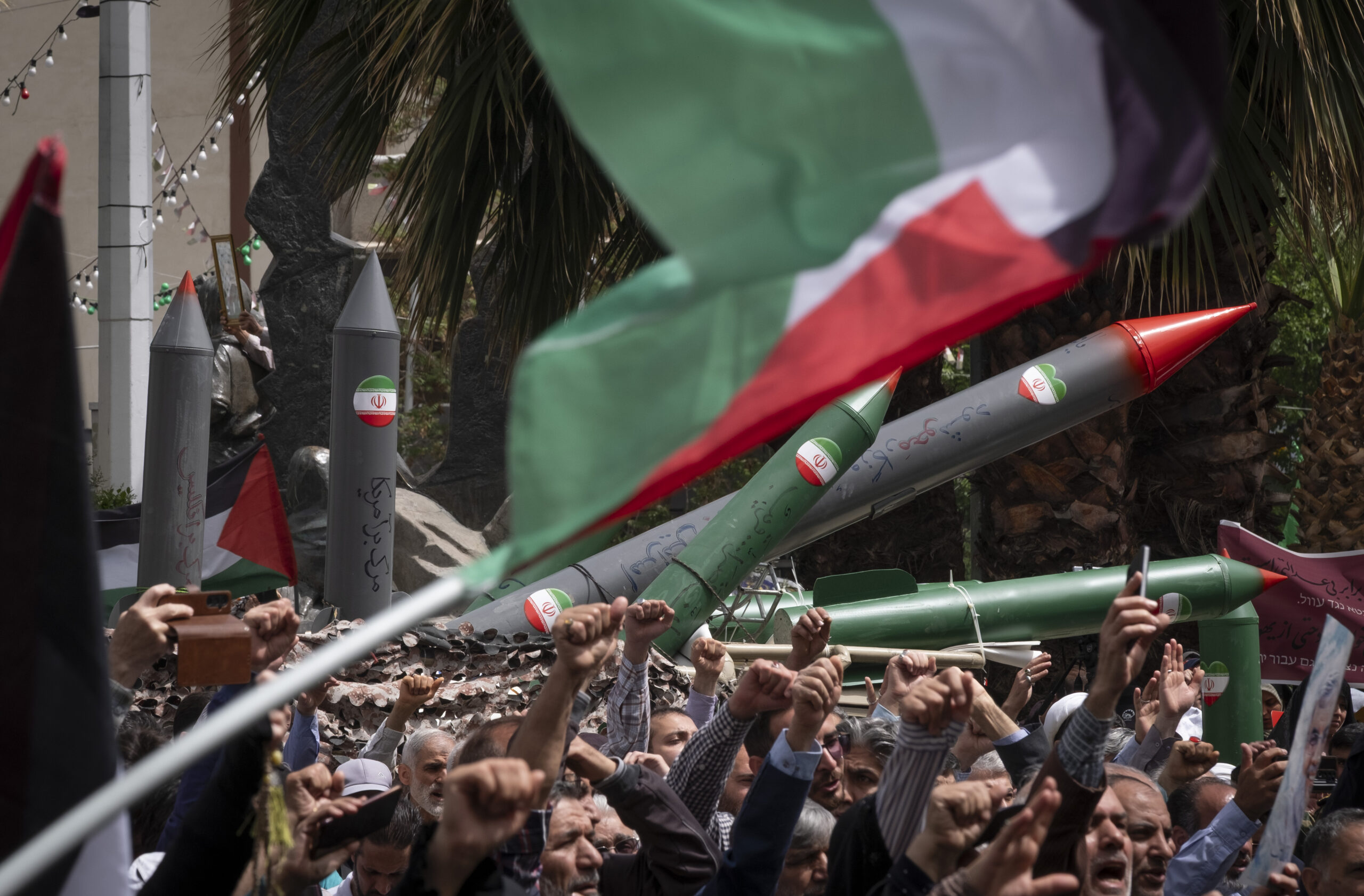 milanimohsen's tweet card. A discussion of Mohsen Milani's new book.