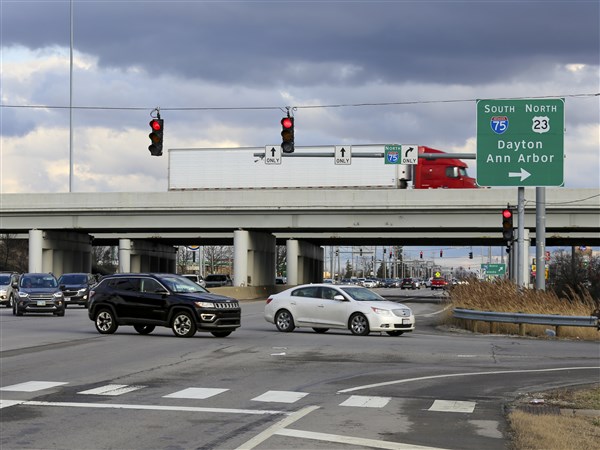 toledonews's tweet card. Columbia Gas has started an improvement project on U.S. 20 in Perrysburg and Perrysburg Township. Crews from Miller Pipeline will install a new district ...