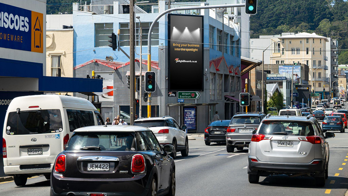 techday_nz's tweet card. Vistar Media partners with Jolly Billboards to enhance programmatic advertising across 150 NZ billboards, boosting revenue and advertiser engagement.