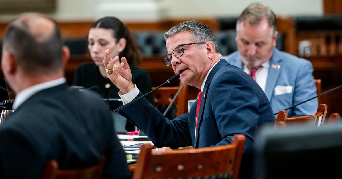 TexasTribune's tweet card. Senate Bill 5 would ban products containing any detectable amount of any cannabinoid, creating criminal offenses for possession of hemp-derived THC.