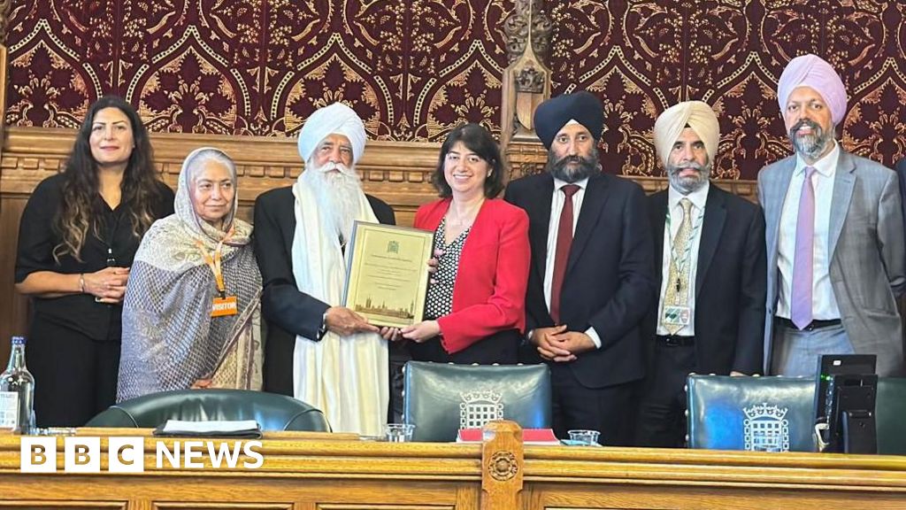 SikhMessenger's tweet card. Labour MP Jas Athwal called Bhai Sahib a "true embodiment of humility, leadership and service".