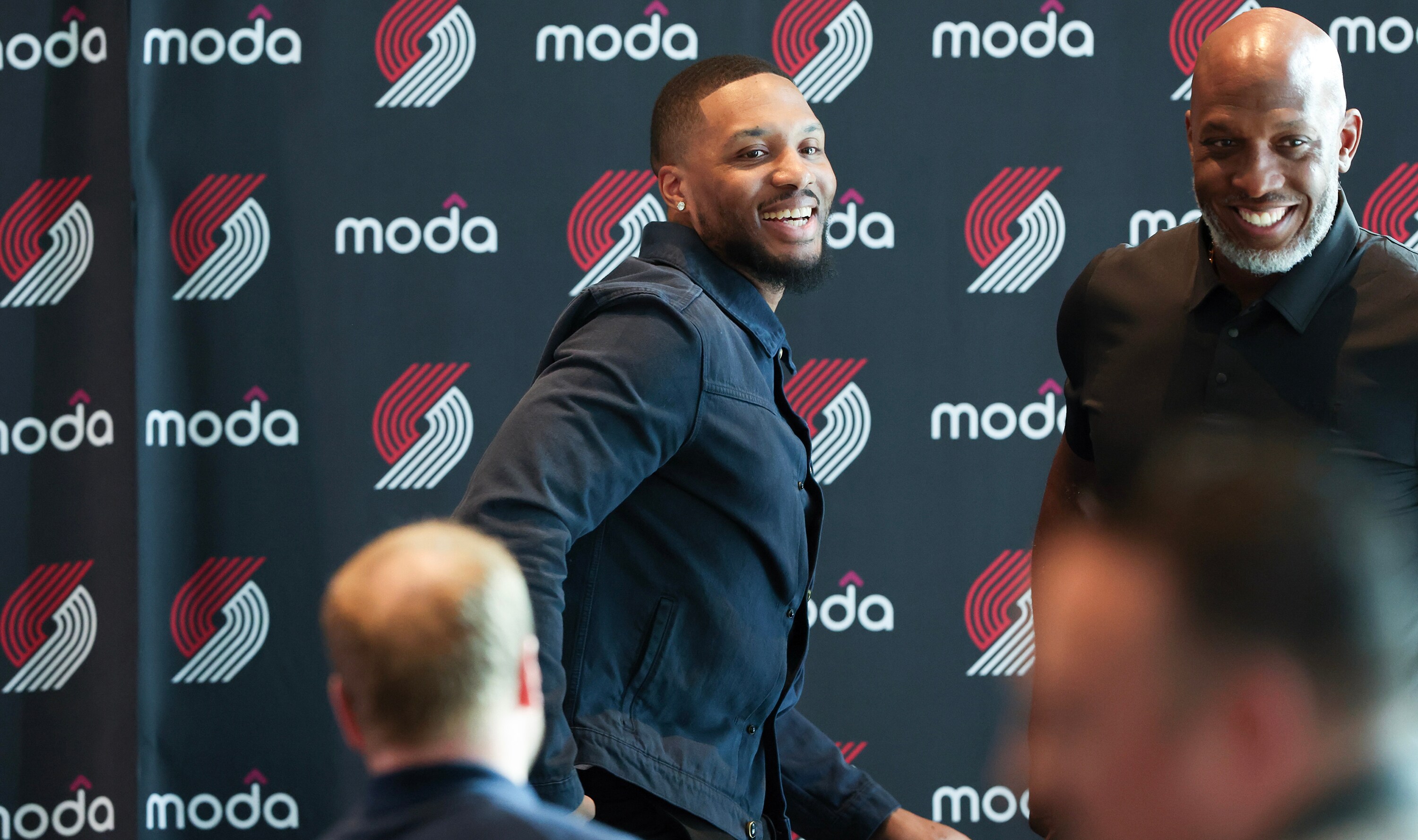 CHold's tweet card. In A Career Of Tough Decisions, Damian Lillard Makes An Easy Call In Returning To Portland |...