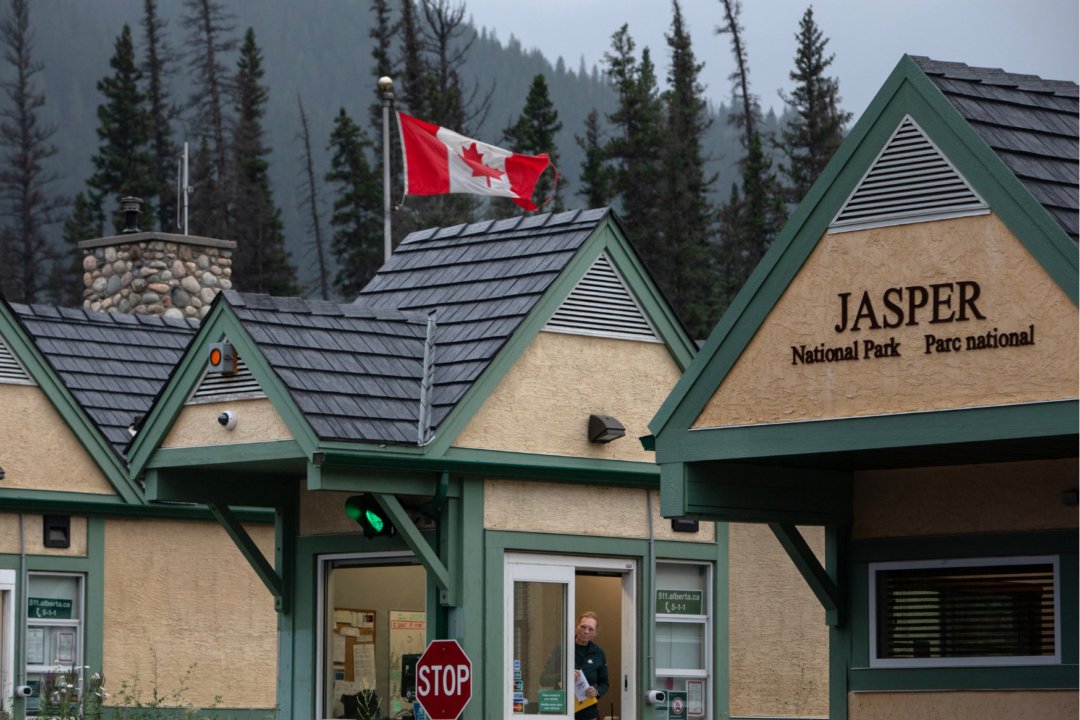 EpochTimesCan's tweet card. Town of Jasper Says Wildfire Report Misrepresented by Media, Thanks Province for Support