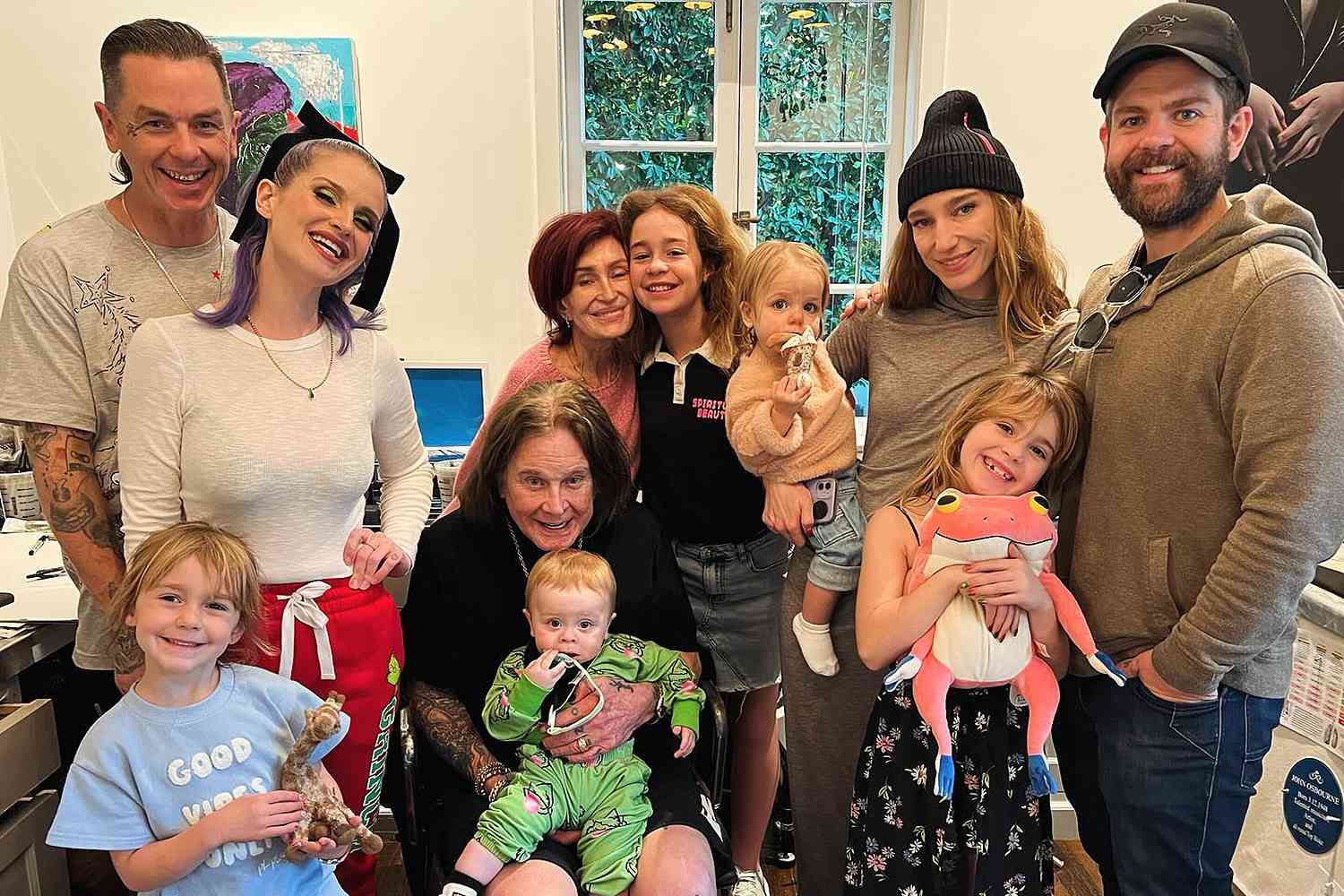 people's tweet card. Ozzy Osbourne has had a complicated road as a parent, but managed to enjoy relationships with his six children and 10 grandchildren.
