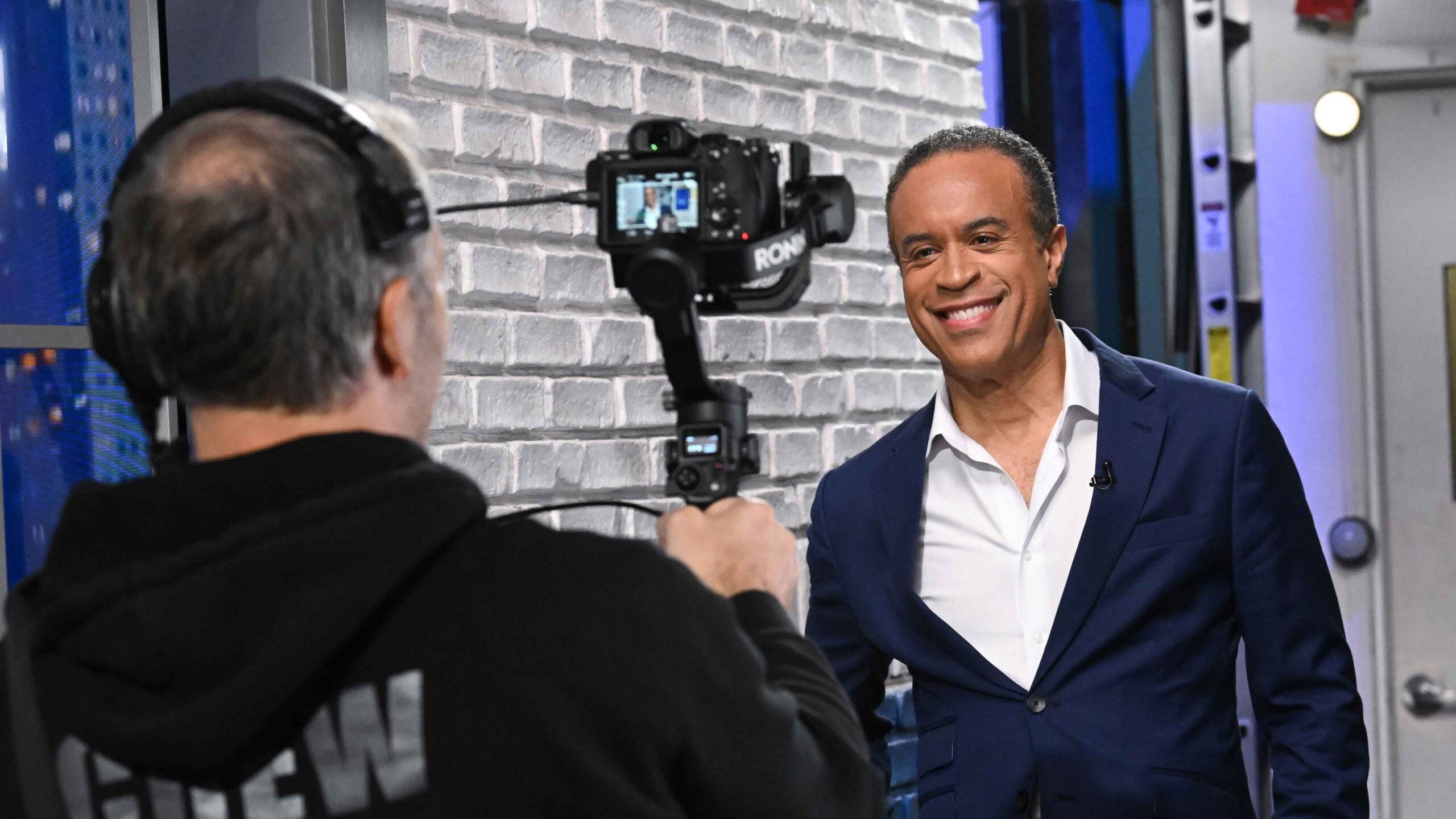 GOLF_com's tweet card. Maurice DuBois is the co-anchor of CBS Evening News. He's also an unapologetic golf junkie with some firm opinions about the game.