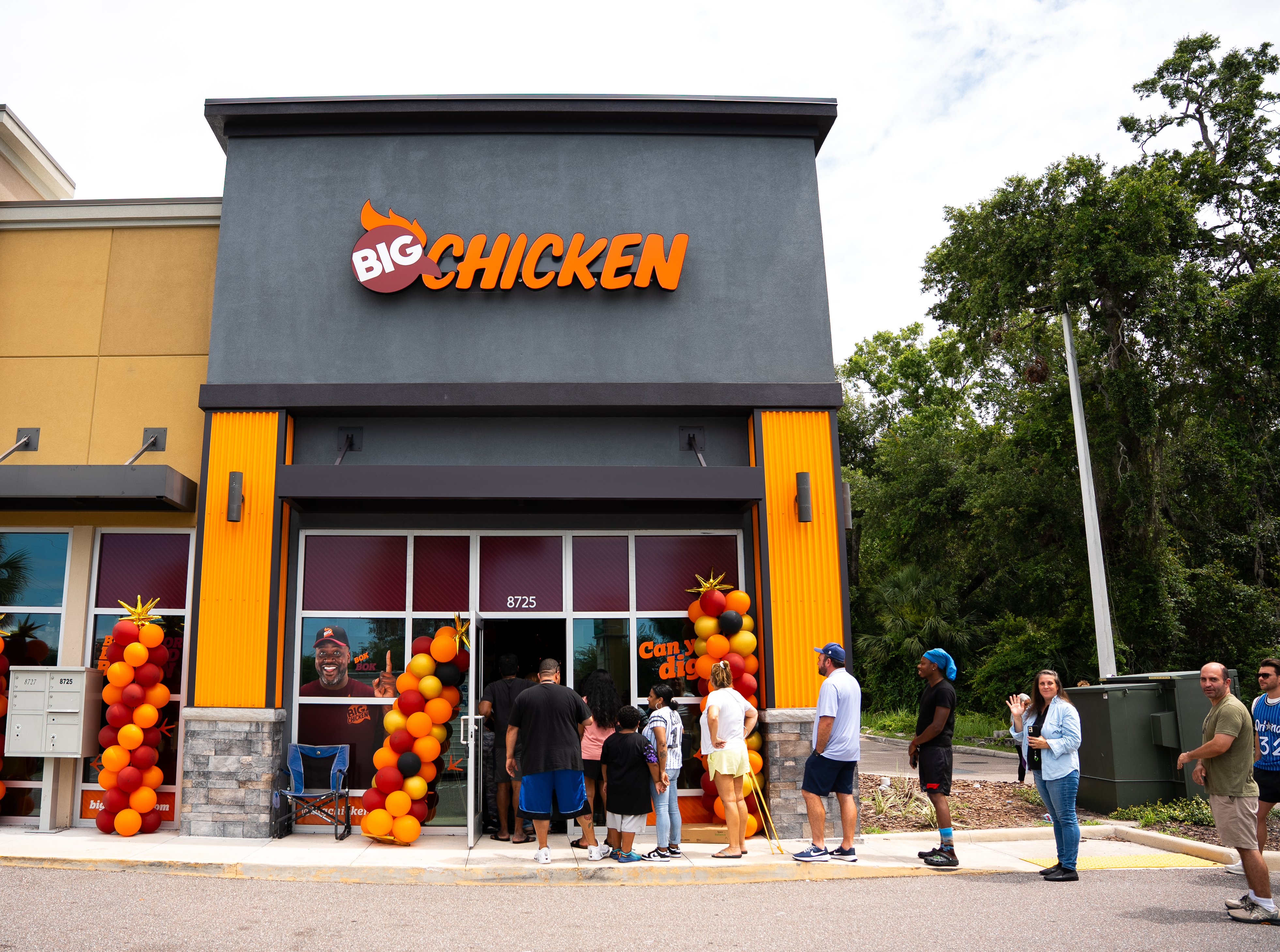 CraveworthyUS's tweet card. Shaquille O'Neal's Big Chicken, opened its first location near Tampa in the Westchase neighborhood with franchise partners Sunny Movva and Sammath and Amulya Reddy.