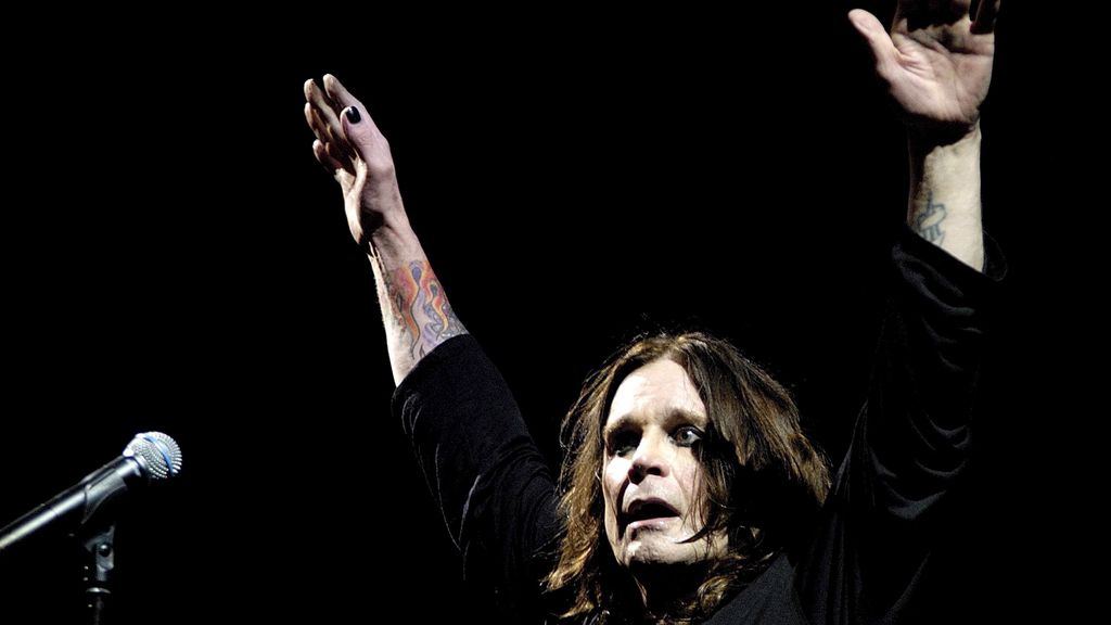 RoyGrinwis's tweet card. De Britse muzikant nam deze maand afscheid op het podium, samen met de leden van zijn legendarische metalband Black Sabbath.