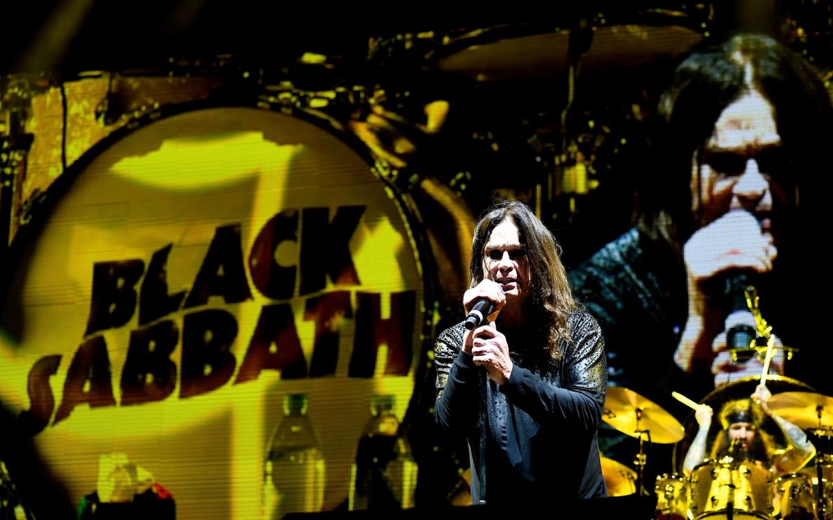 7220sports's tweet card. With Ozzy Osbourne's passing, a devoted fan reflects on how attending Ozzfest 1997 helped him cope with loss, highlighting music's profound impact during turbulent times.
