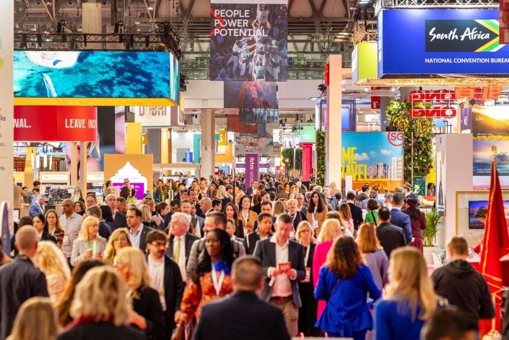 SkiftMeetings's tweet card. The hosted-buyer model — once defined by packed meeting schedules in exchange for free travel — is evolving. Today’s buyers want control and meaningful Hosted buyer models are shifting from rigid...