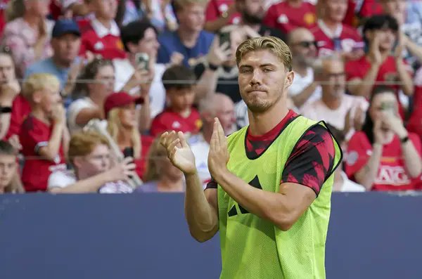 bey0ndthem4sk's tweet card. After a horror show of a second season in Manchester, United are looking for a new striker and it is up in the air whether or not Rasmus Højlund will get the chance to continue his Old Trafford...