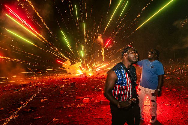 SoSeaEmerald's tweet card. Inside the Muckleshoot Fireworks Mall, the Fourth of July is about family, freedom — and the right to blow stuff up. Explore a striking photo essay by photojournalists Nate Gowdy and Carrie Schreck...