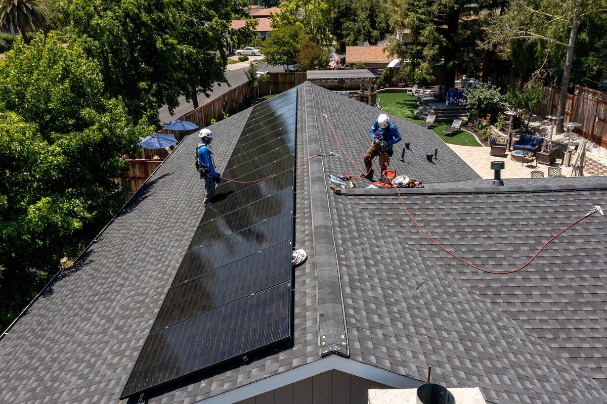 climate's tweet card. Enphase Energy Inc., a major US solar equipment company, sees the nation’s residential market shrinking 20% next year as tax credits for homeowners end under President Donald Trump’s sweeping...