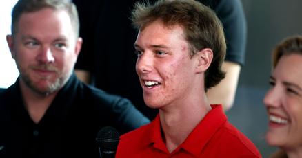 TucsonStar's tweet card. Arizona baseball notebook: On Owen Kramkowski’s year of learning and growth; Ben Diggins’ induction into the UA Hall of Fame; Tony Pluta’s return; draft signings; and more.