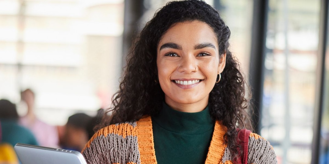 enews's tweet card. Your back-to-school beauty list starts here with these must-haves from Nécessaire, Sacheu Beauty, The Outset, and more.