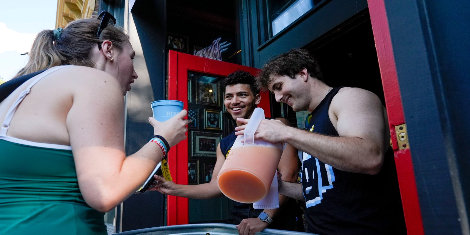 Tennessean's tweet card. Before you grab that beer or margarita, rethink that drink. Experts urge people to avoid excessive drinking during this heat wave.