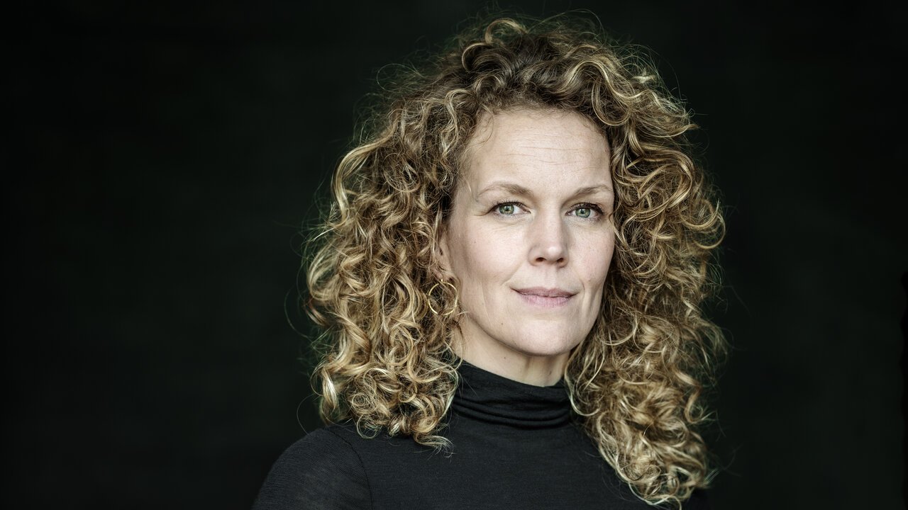 eshcc_eur's tweet card. Hilde Sennema laat in haar nieuwe boek zien dat Rotterdamse wederopbouw voortkomt uit eeuwenlange stedelijke ontwikkeling en roept op tot nuance.