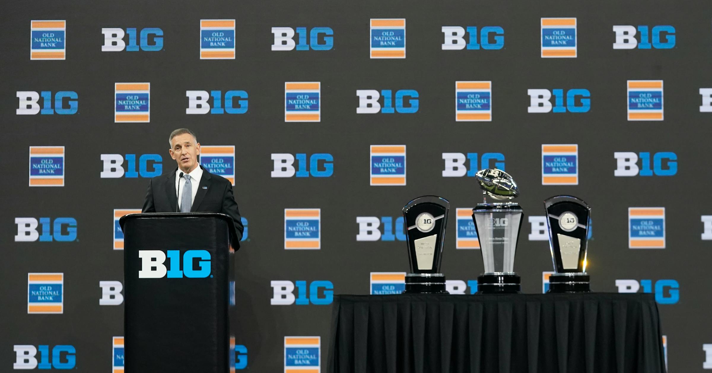 StribSports's tweet card. Speaking during Big Ten media days in Las Vegas, conference Commissioner Tony Petitti said he wants to expand the College Football Playoff format from 12 to 16 teams.