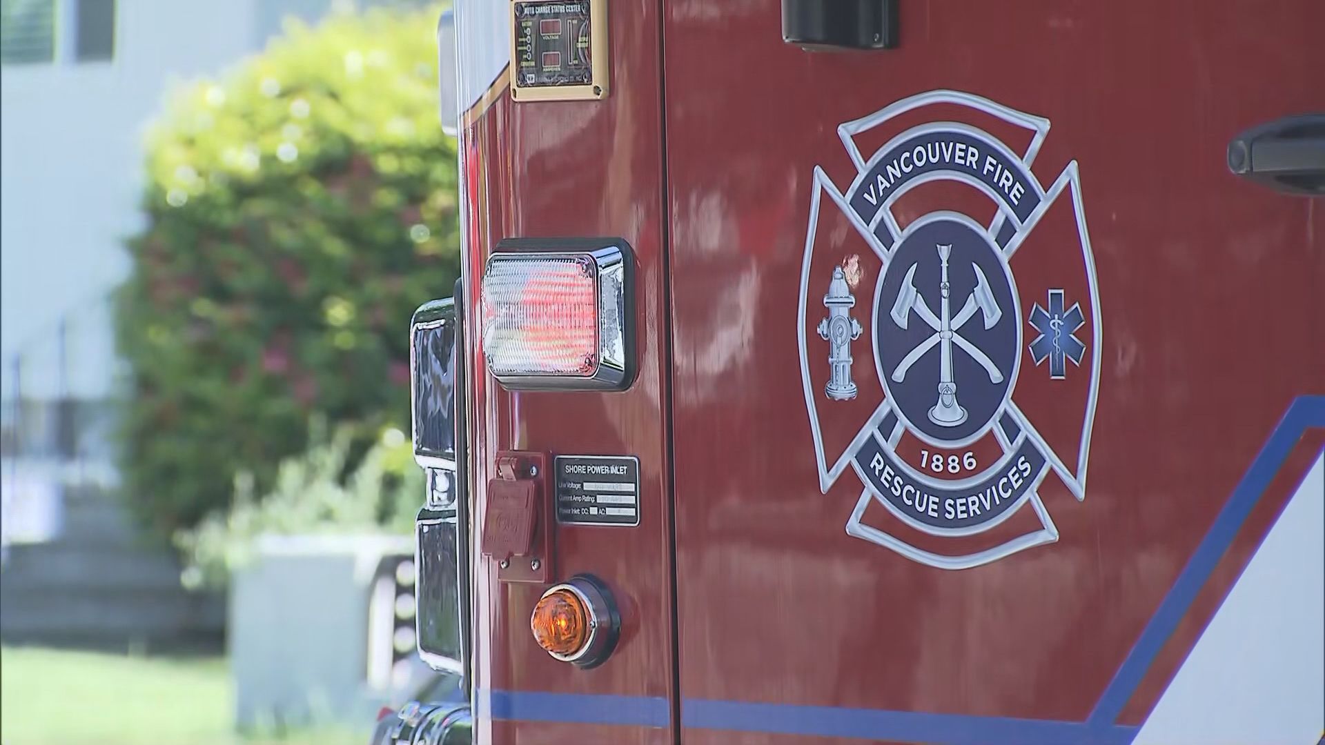 CityNewsVAN's tweet card. Vancouver Fire Rescue Service (VFRS) extinguished a single-unit fire at an apartment in Vancouver’s Downtown Eastside.