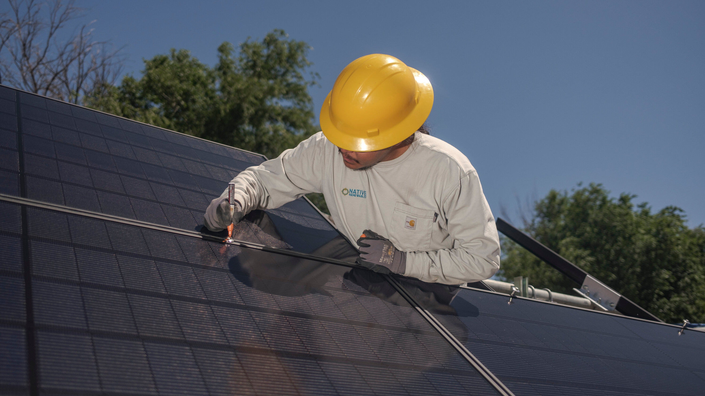 seangraf's tweet card. An Indigenous-led nonprofit group is bringing solar power to Navajo Nation and the Hopi tribe, where about 15,000 households lack access to electricity.