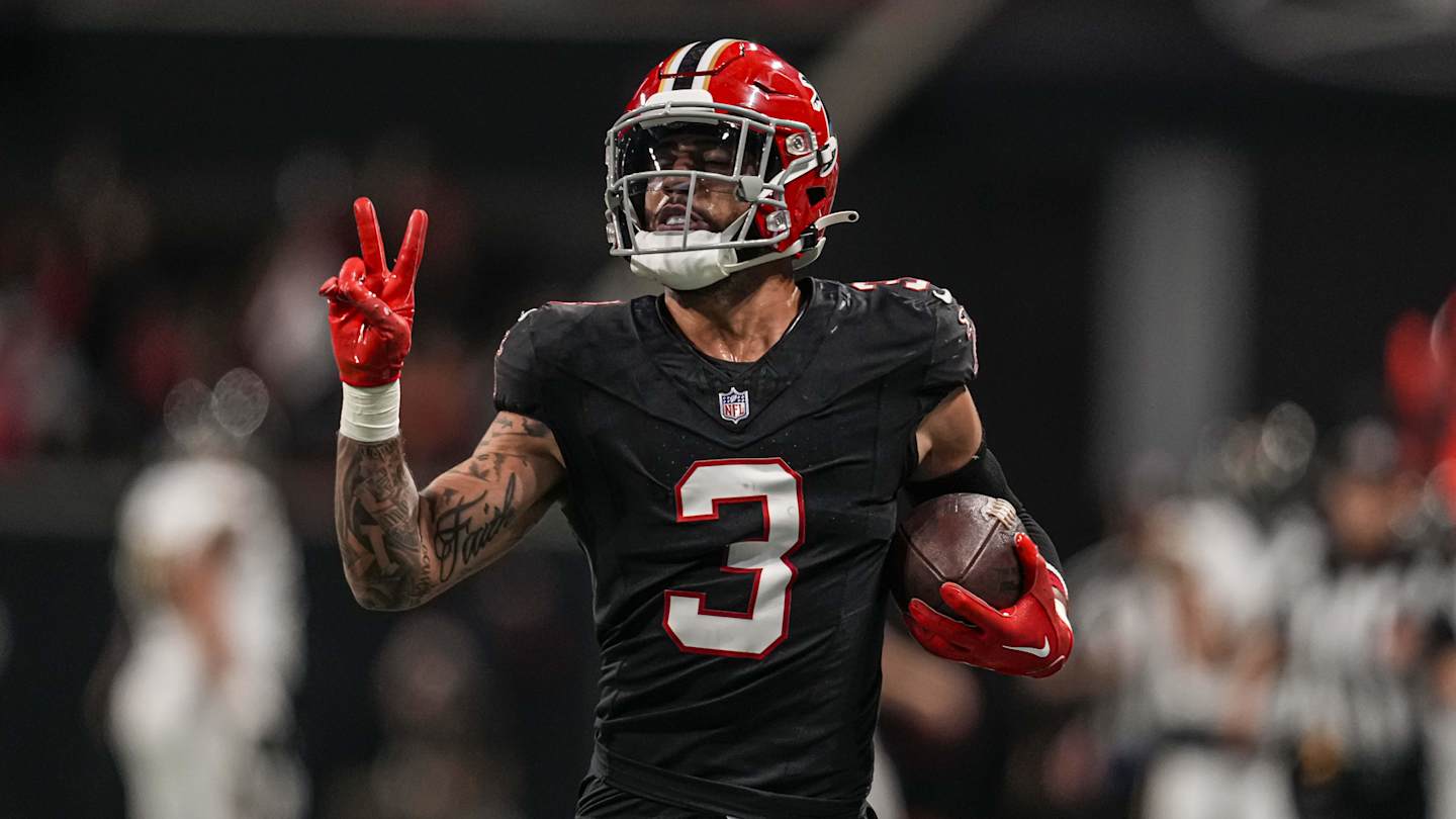 arkeshrayyyy's tweet card. The Atlanta Falcons have two players in PFF's Top 50 players in the NFL.