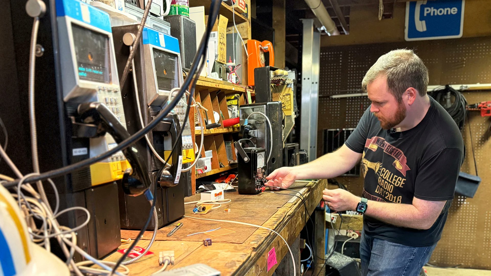 Inc's tweet card. Patrick Schlott works at Beta Technologies, which makes electric planes. But he's also helping people in Vermont connect.