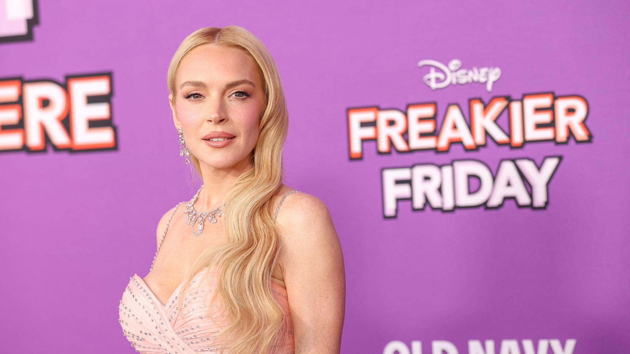 TooFab's tweet card. Lindsay Lohan, Jamie Lee Curtis, Chad Michael Murray and the cast of Freakier Friday all turned it out on the red carpet at the world premiere on July 22, 2025 at the El Capitan Theatre in Los...