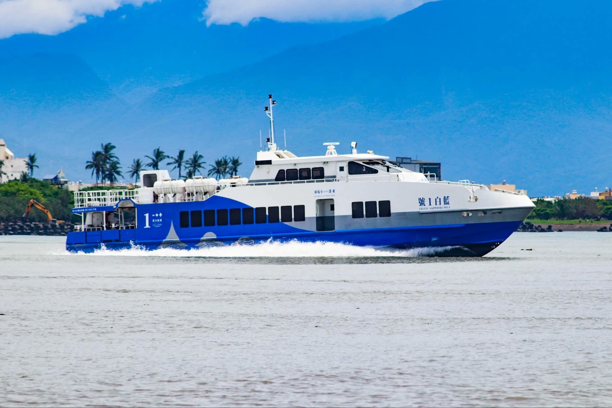 foreignersinTW's tweet card. The only way to get to Xiaoliuqiu (Lamay Island 小琉球渡輪搭船英文介紹) is via ferry ride. In this guide, we will make traveling to Xiaoliuqiu via ferry easy for you.