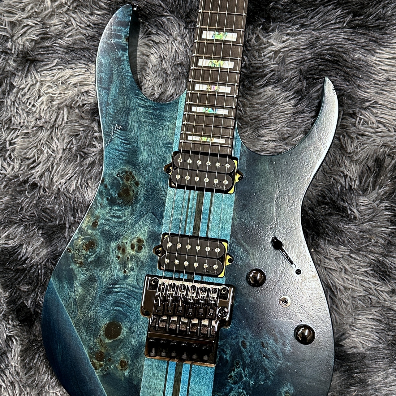 ROCKINN_namba's tweet card. 青系／山野楽器／ロックイン難波／圧倒的コスパを誇るPremiumシリーズに、dyna-MIX10 スイッチングシステムを搭載し、HHピックアップレイアウト、スルーネック仕様のRGモデルが登場！
