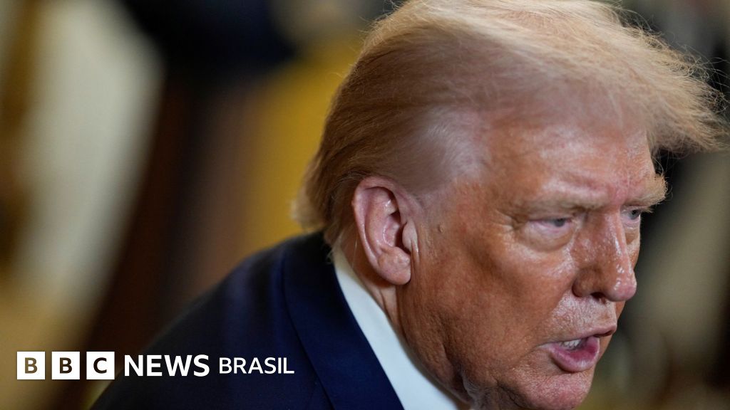 bbcbrasil's tweet card. O colunista do Financial Times (FT) Edward Luce publicou nesta terça-feira (22/07) texto afirmando que Brasil é hoje um farol democrático mais forte que os EUA.