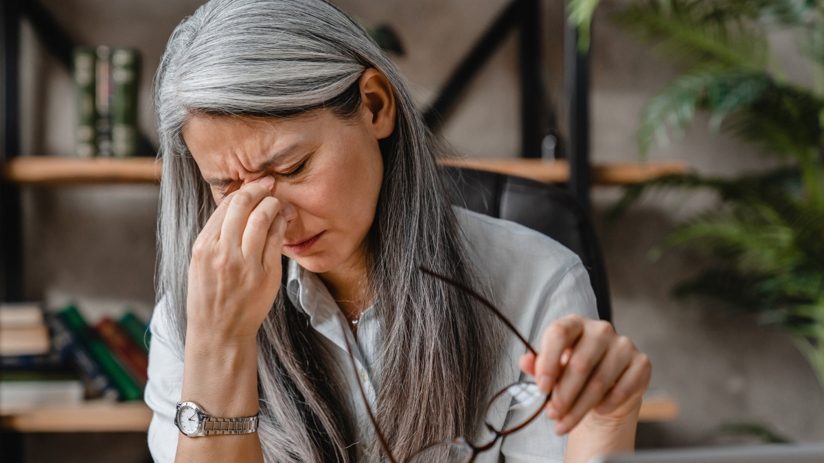 ContentFac's tweet card. A doctor explains important high blood sugar symptoms to watch for, how to lower your glucose naturally at home and when to seek emergency care.