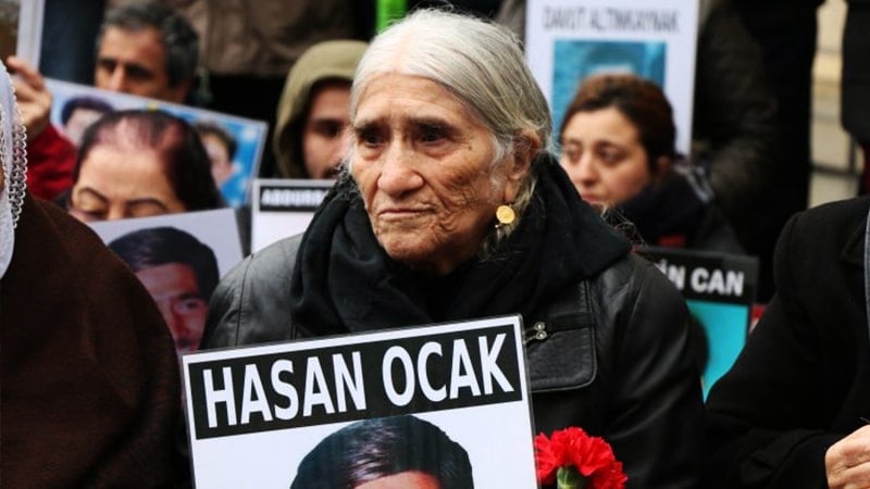 medyascope's tweet card. Cumartesi Anneleri'nin simge isimlerinden, Hasan Ocak'ın annesi Emine Ocak 89 yaşında hayata gözlerini yumdu.