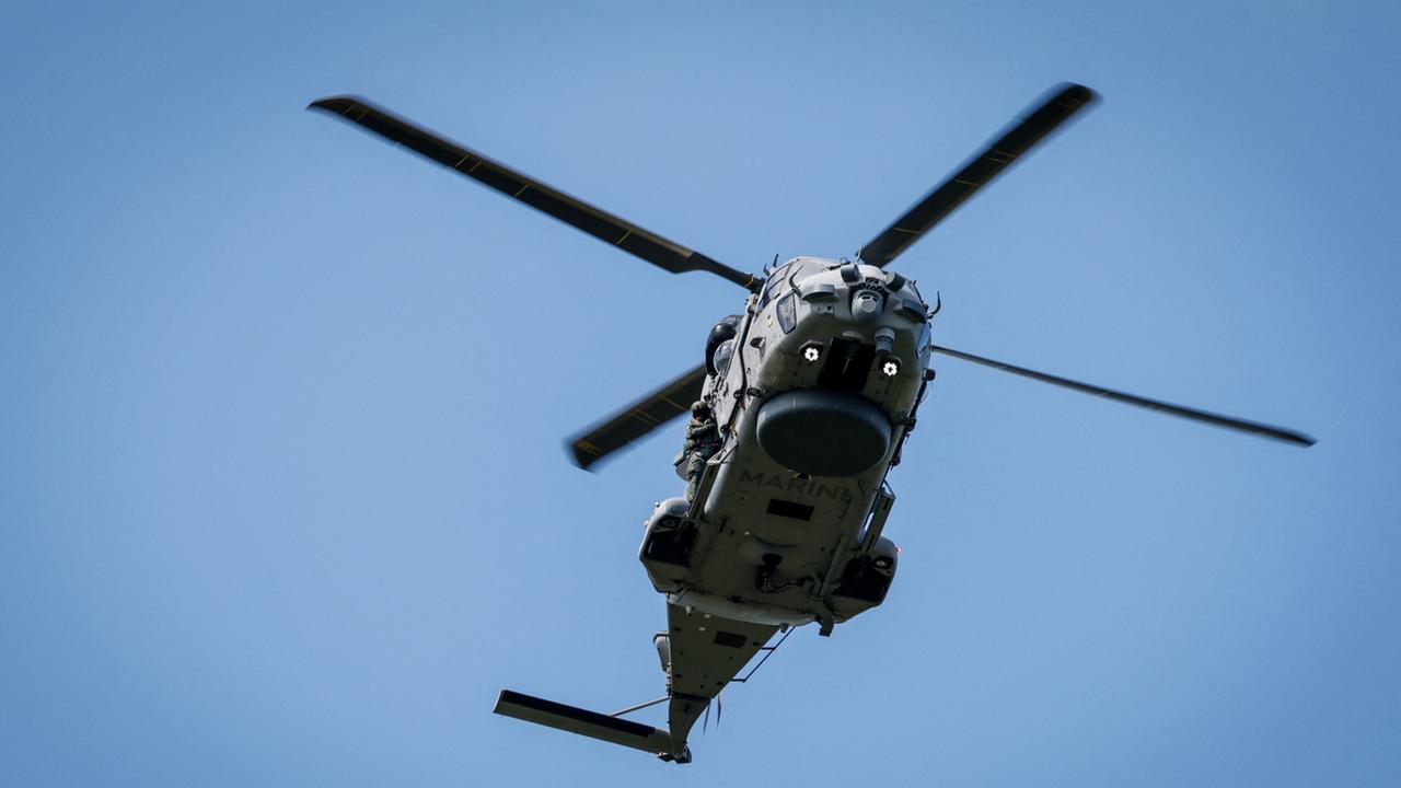 ARD_BaB's tweet card. Kampfjets, Hubschrauber, Panzer und Fregatten sind bestellt - doch vieles ist immer noch nicht bei der Bundeswehr angekommen. Jetzt will die Regierung erneut die Beschaffung von Waffensystemen...
