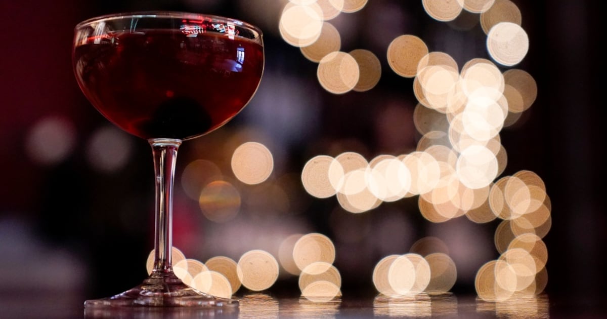 CTVVancouver's tweet card. Bars, pubs and nightclubs operating in Vancouver’s downtown core will be able to extend daily liquor service until 4 a.m., after a unanimous decision from city council Tuesday.