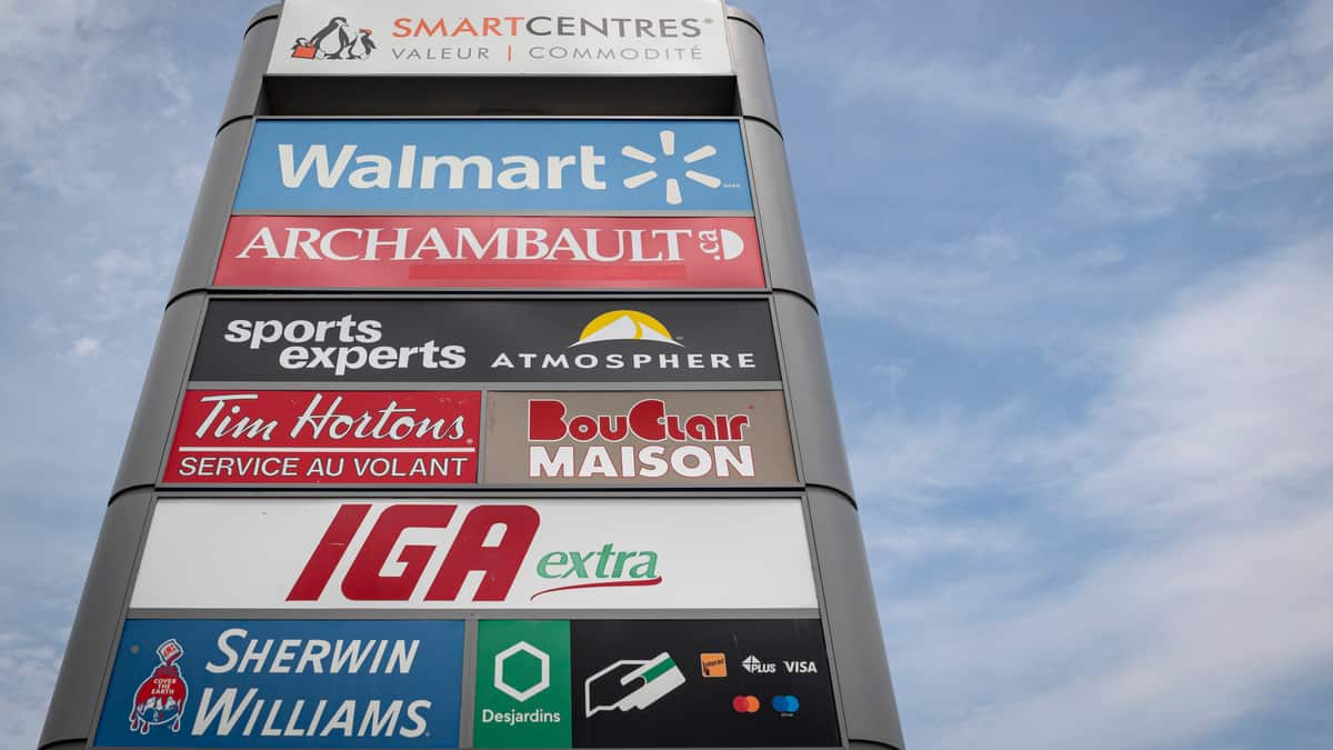 FredBeauchemin's tweet card. À Laval, à Gatineau et à Saint-Georges, en Beauce, les magasins pourront bientôt ouvrir leurs portes jusqu’à 20h la fin de semaine, plutôt que 17h.