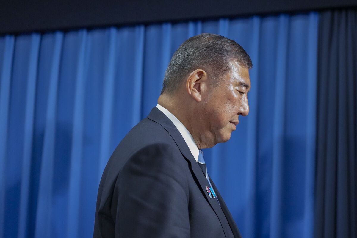 fujimaki_takesi's tweet card. 参院選で歴史的大敗を喫した自民党の石破茂首相（総裁）の退陣報道が相次いでいる。読売新聞は月内にも退陣を表明する意向だと報じた。石破首相は赤沢亮正経済再生相の帰国後に詳細な説明を受け、進退を判断する考えだ。