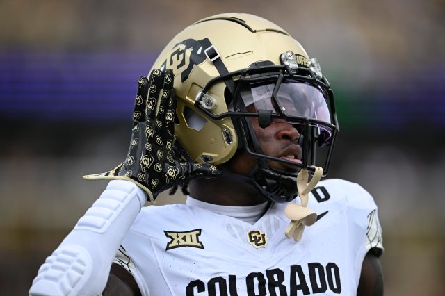 cwiedinm's tweet card. Travis Hunter has spent this season doing things that nobody else in modern college football has done. On Thursday night, he was honored like nobody else before him.