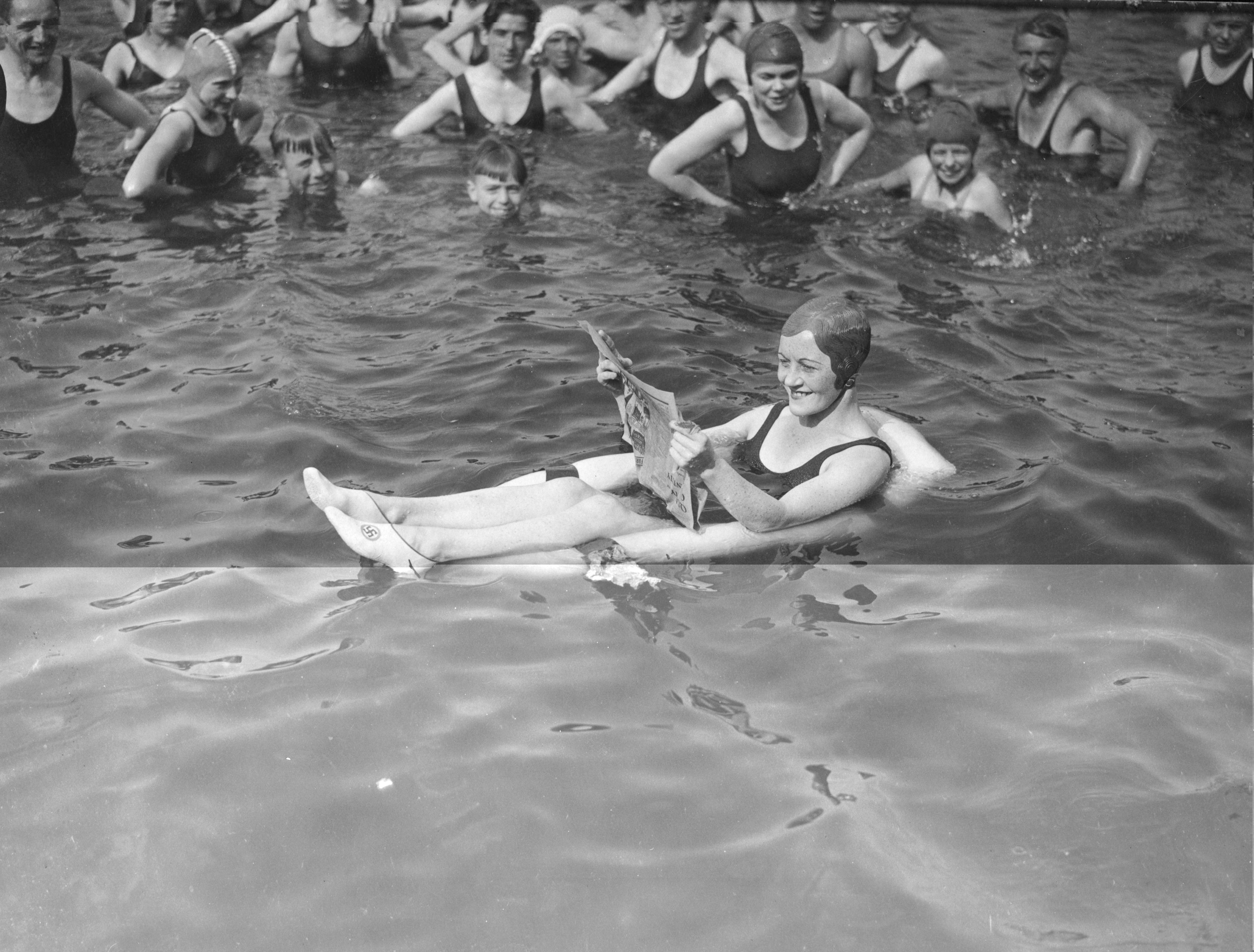 spectator's tweet card. There are 1,000 spaces available for the 6-9 a.m. lane swimming session at Tooting Bec Lido in south London. On Sunday it was fully booked. After a few frantic lengths (at 91m, it is Europe’s...