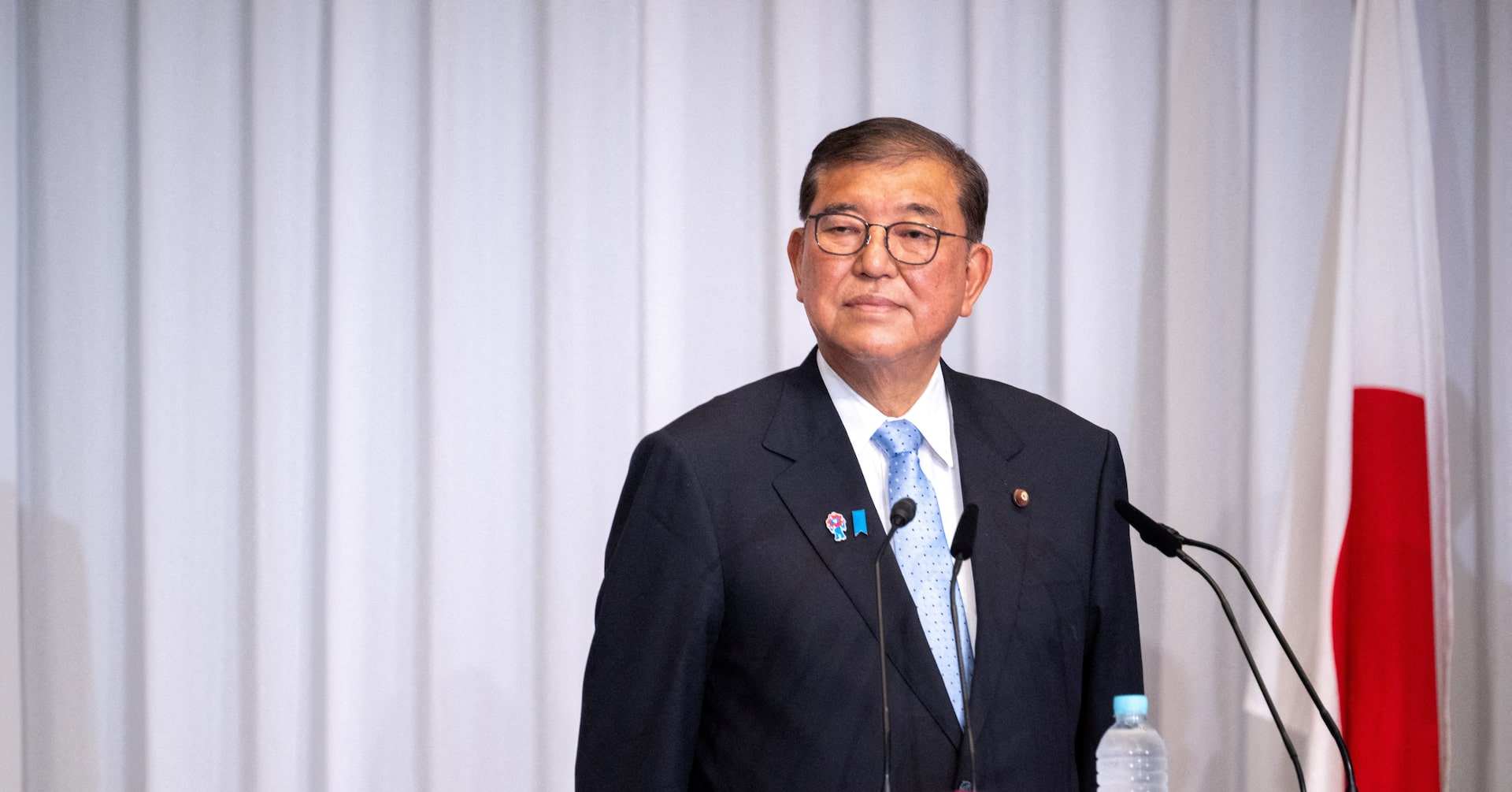 SaikiMako's tweet card. 石破茂首相は２３日午後、自民党本部で首相経験者３人と会談した後、記者団の取材に応じ、会談では自身の出処進退について「一切話は出ていない」と述べた。首相辞任が報じられていることに関連しては「報道されているような事実は全くない」と否定した。