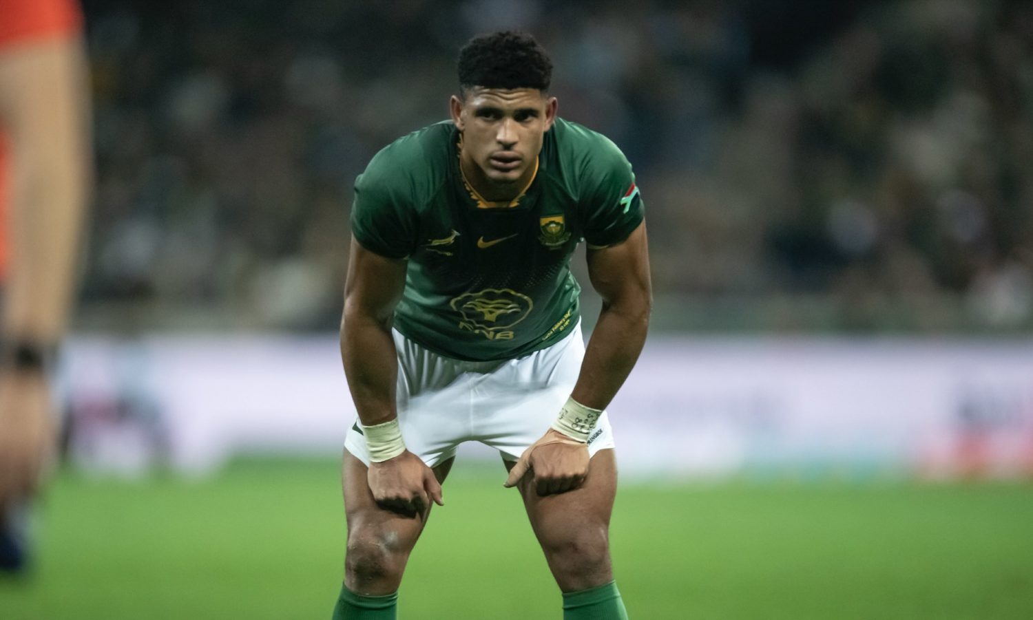SARugbymag's tweet card. Nick Mallett says Springbok attack coach Tony Brown will play a key role in the development of flyhalf Sacha Feinberg-Mngomezulu.
